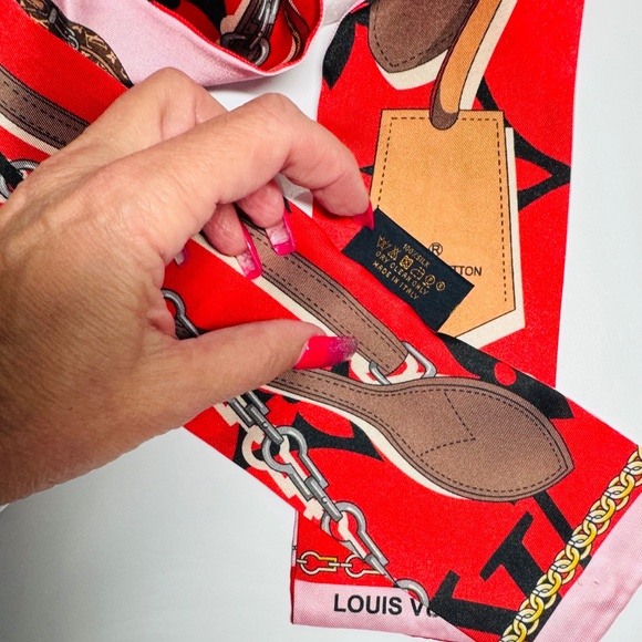 Louis Vuitton Red and Pink Scarf - Picture 4 of 9